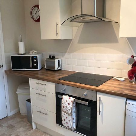 1 Silkin Serviced Accommodation Нютън Айклиф Екстериор снимка