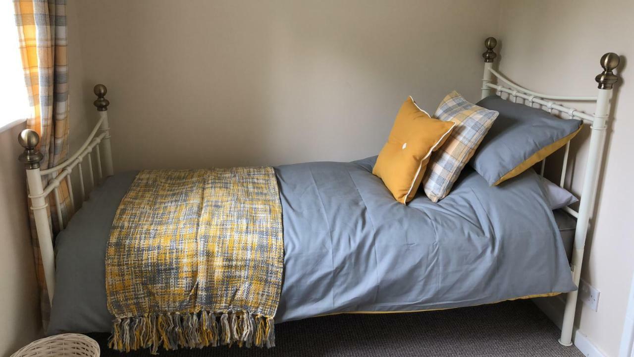 1 Silkin Serviced Accommodation Нютън Айклиф Екстериор снимка